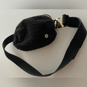 Lululemon everywhere belt bag fleece 1l
